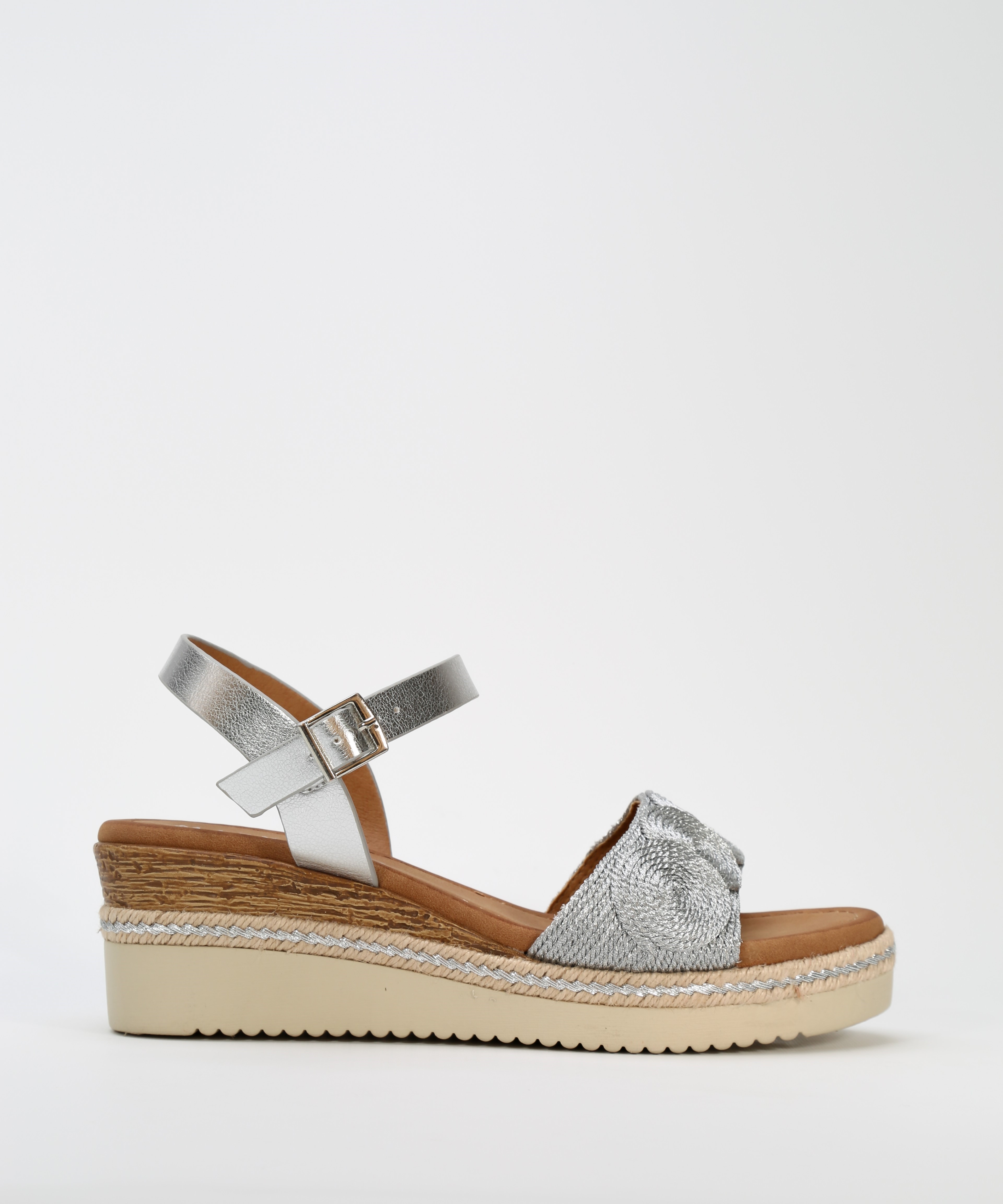 Sandalias cuña bordadas image number null
